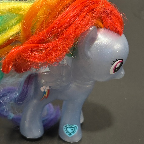 Gray and Red Building Blocks Set - Picture 2 of 14